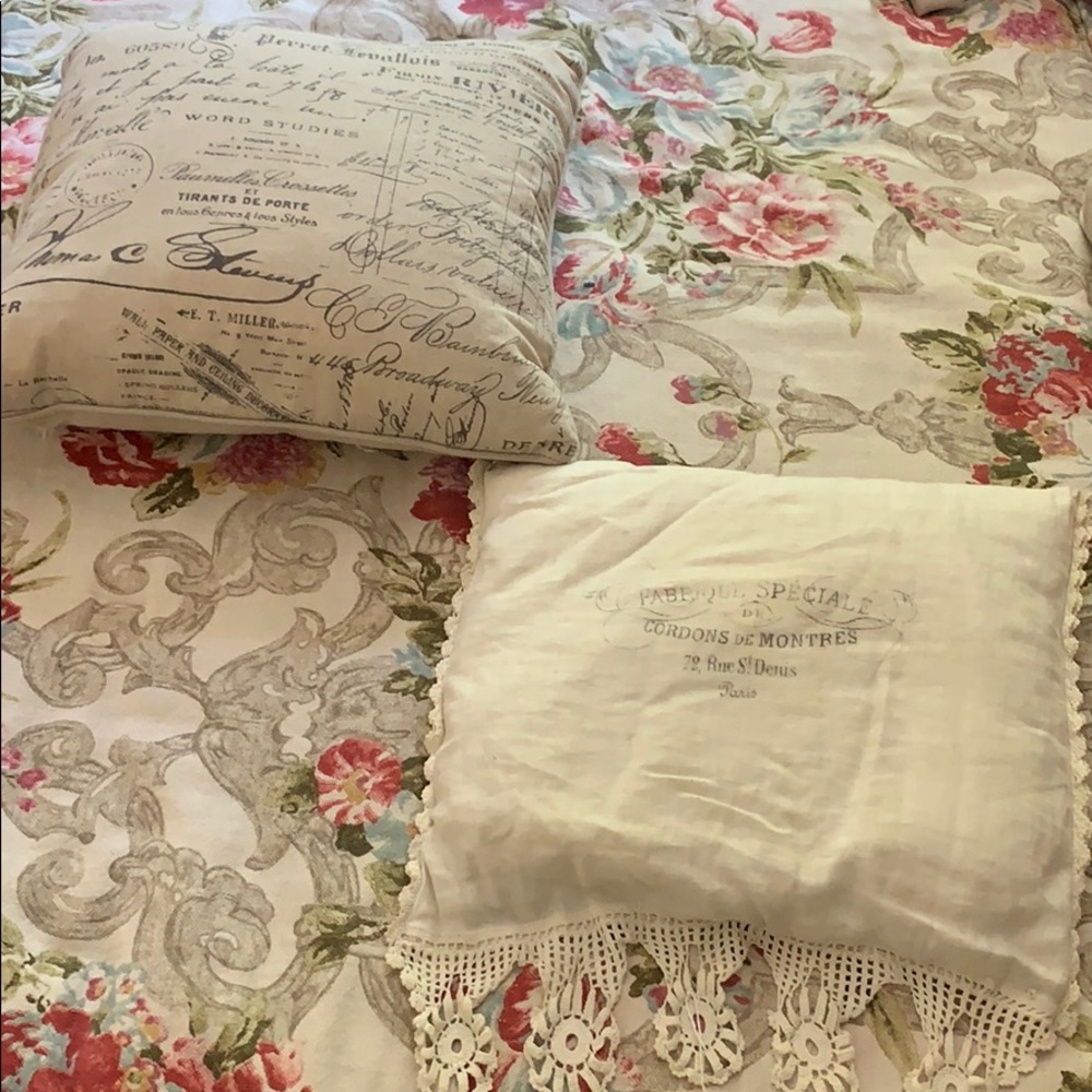 •paris• throw pillow set